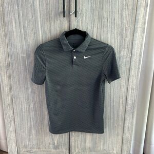 Nike collard golfing shirt